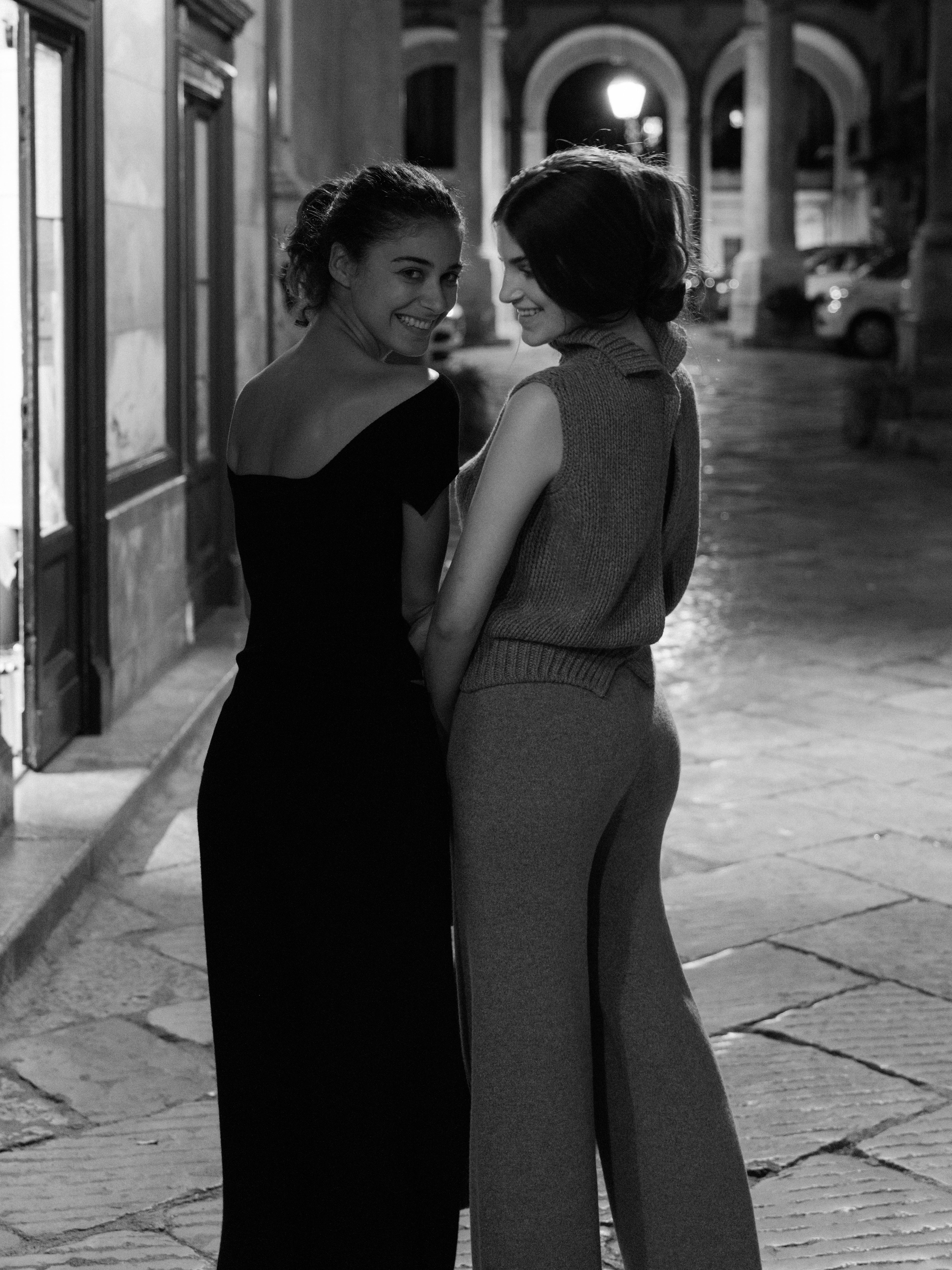 Cashmere Mix Slevelees Top