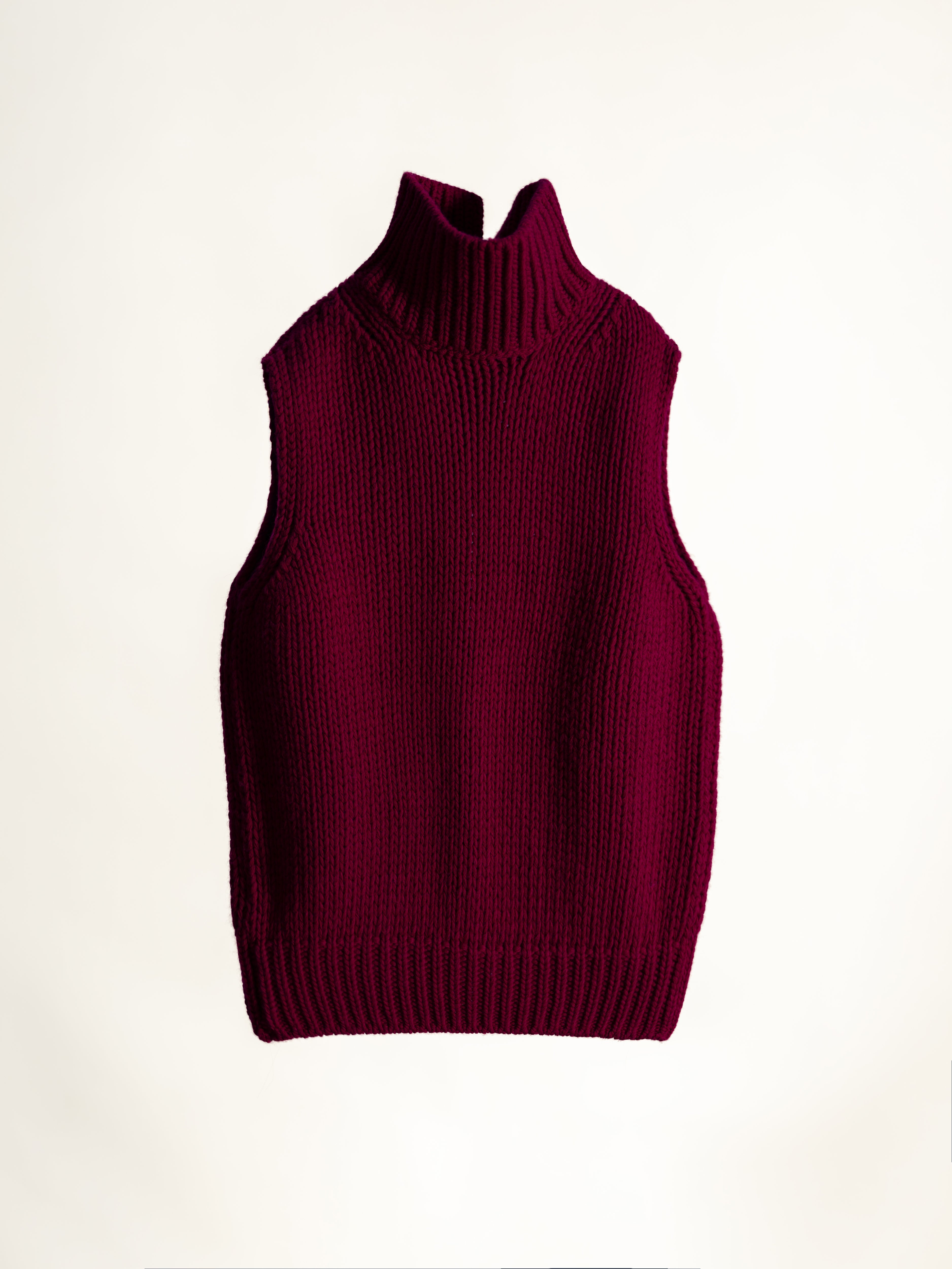 Cashmere Mix Slevelees Top