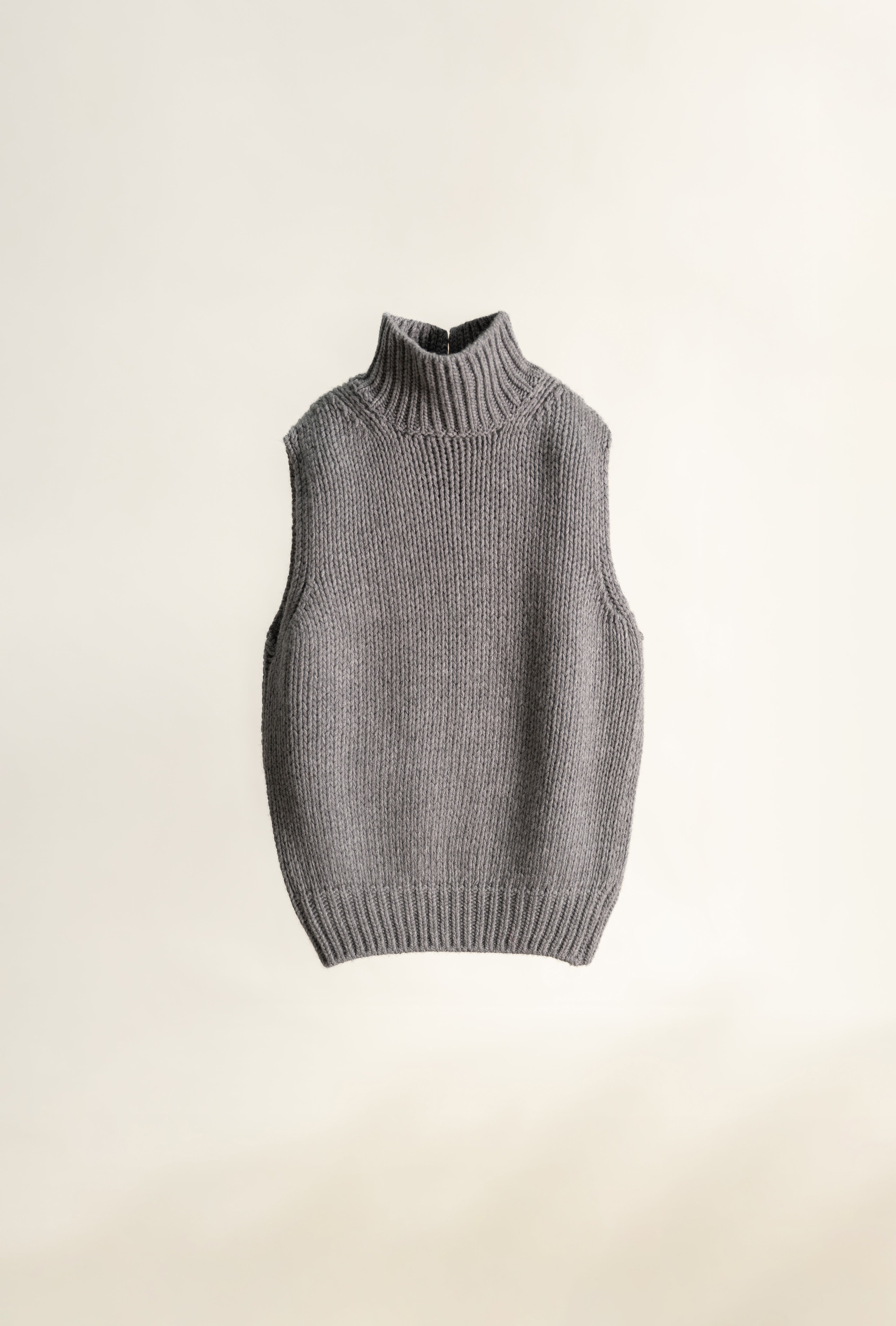 Cashmere Mix Slevelees Top